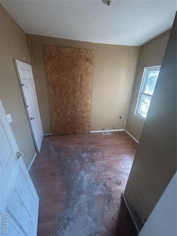 4330 Penrose Street, St Louis, MO 63115