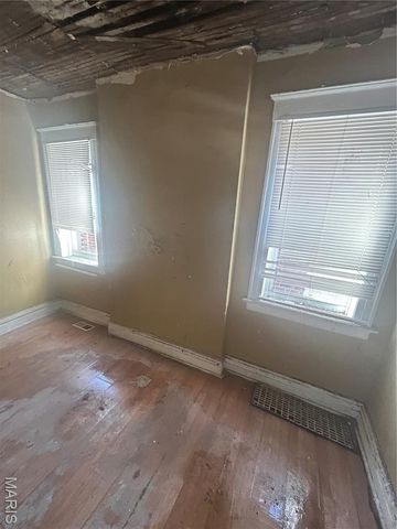 4330 Penrose Street, St Louis, MO 63115