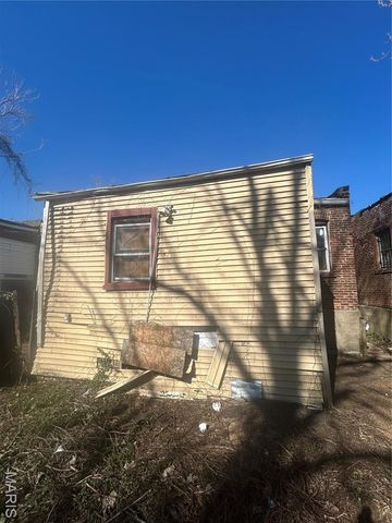 4330 Penrose Street, St Louis, MO 63115