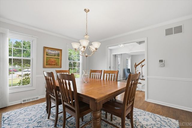 832 Wexford Court, Naperville, IL 60540