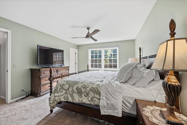 832 Wexford Court, Naperville, IL 60540