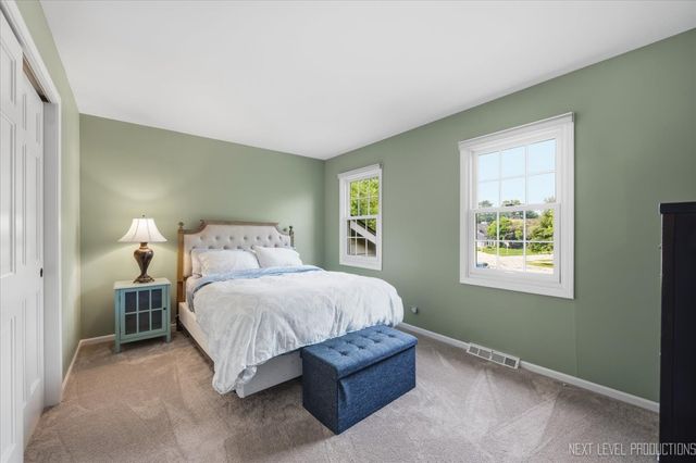 832 Wexford Court, Naperville, IL 60540