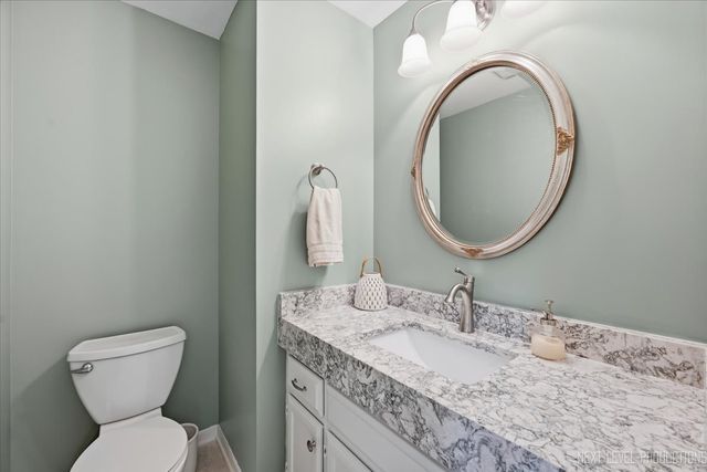 832 Wexford Court, Naperville, IL 60540