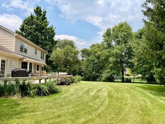 832 Wexford Court, Naperville, IL 60540