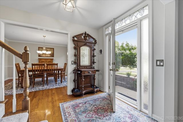 832 Wexford Court, Naperville, IL 60540