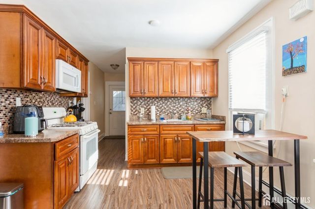 24 Hayward Avenue, Carteret, NJ 07008