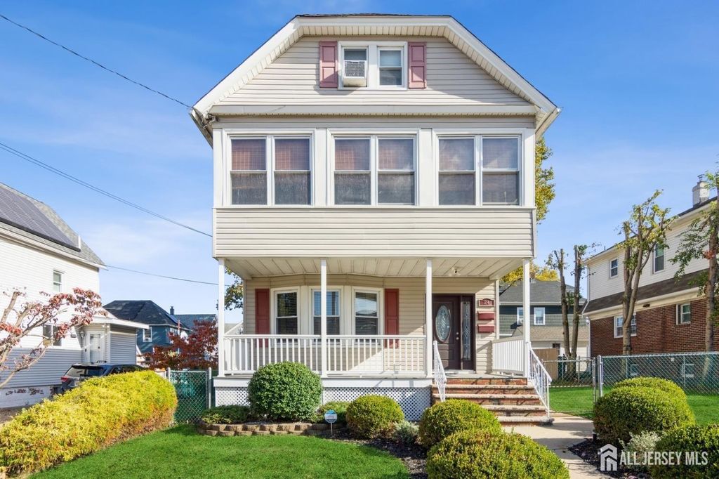 24 Hayward Avenue, Carteret, NJ 07008
