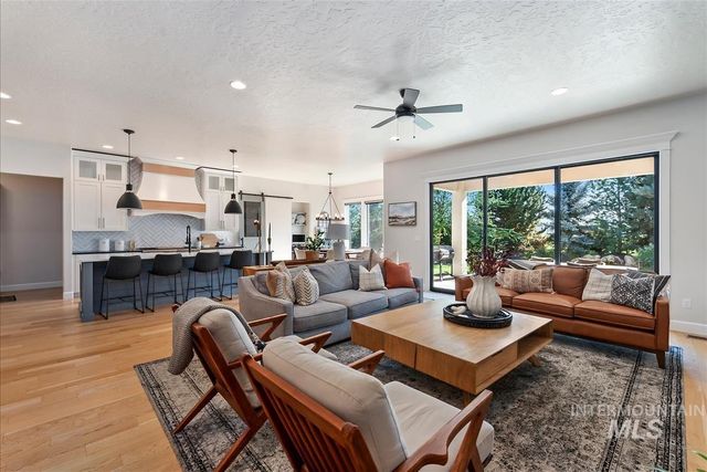 1657 N Iron Bello Pl, Eagle, ID 83616