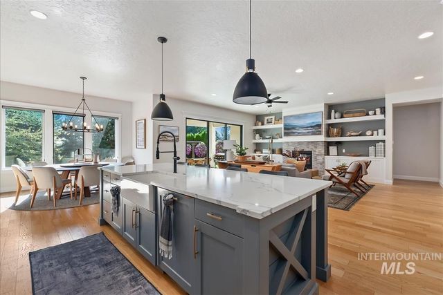 1657 N Iron Bello Pl, Eagle, ID 83616