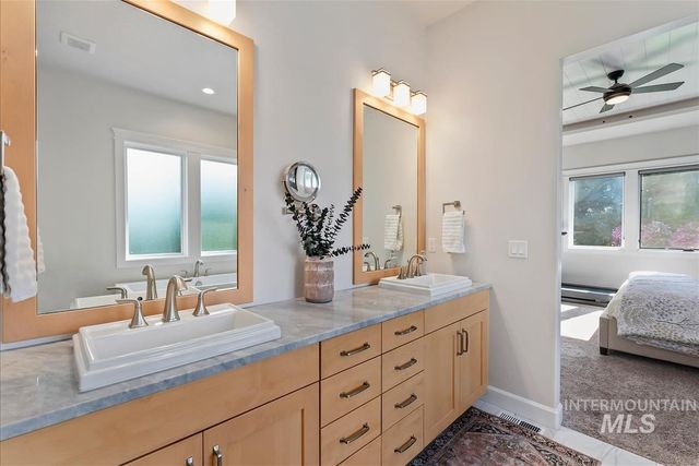 1657 N Iron Bello Pl, Eagle, ID 83616
