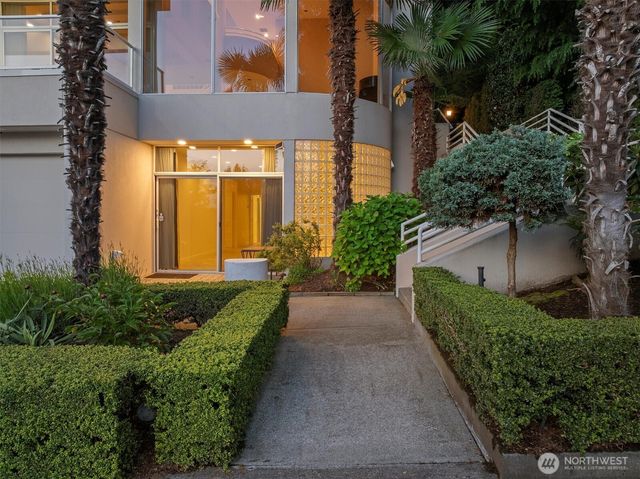 4812 Lake Washington Blvd NE, Kirkland, WA 98033