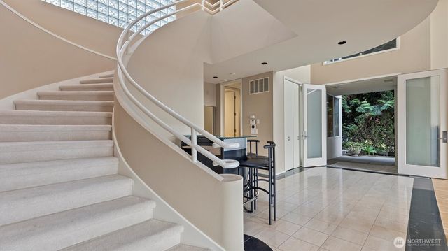 4812 Lake Washington Blvd NE, Kirkland, WA 98033