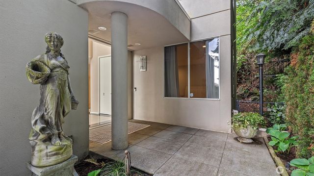 4812 Lake Washington Blvd NE, Kirkland, WA 98033