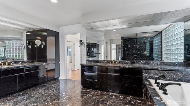 4812 Lake Washington Blvd NE, Kirkland, WA 98033