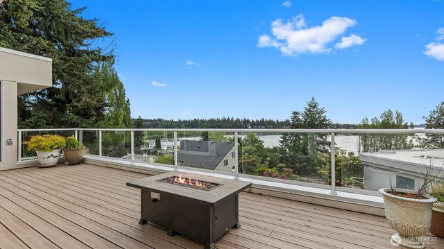 4812 Lake Washington Blvd NE, Kirkland, WA 98033