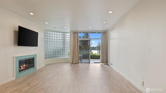 4812 Lake Washington Blvd NE, Kirkland, WA 98033