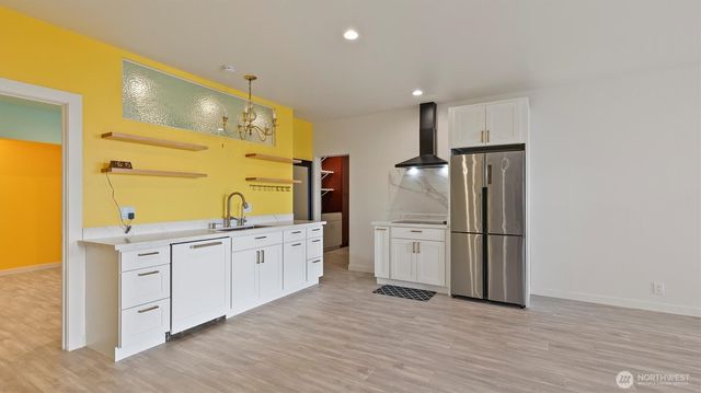 4812 Lake Washington Blvd NE, Kirkland, WA 98033