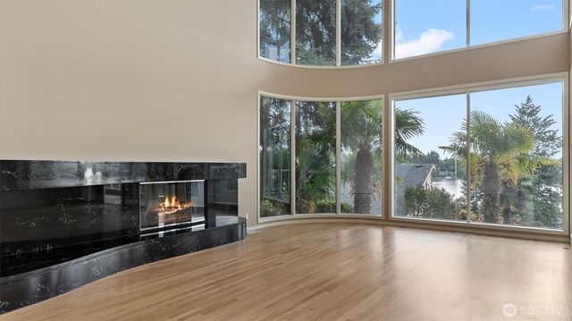 4812 Lake Washington Blvd NE, Kirkland, WA 98033