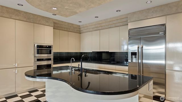 4812 Lake Washington Blvd NE, Kirkland, WA 98033