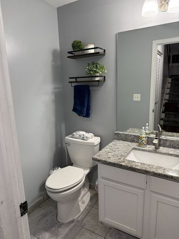 689 S Shannon Drive, Romeoville, IL 60446