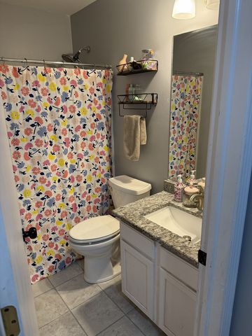 689 S Shannon Drive, Romeoville, IL 60446