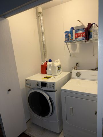 689 S Shannon Drive, Romeoville, IL 60446