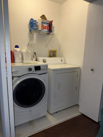 689 S Shannon Drive, Romeoville, IL 60446