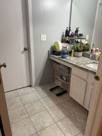 689 S Shannon Drive, Romeoville, IL 60446