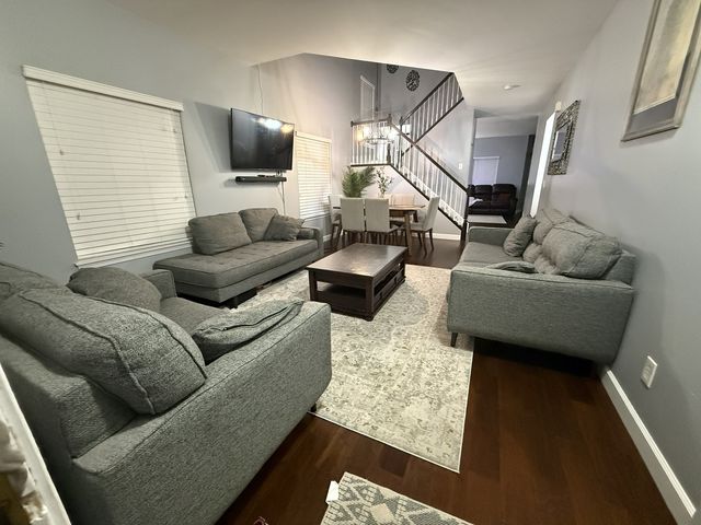 689 S Shannon Drive, Romeoville, IL 60446