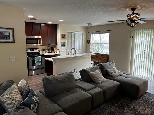 5085 KINGSCREST LANE, Oviedo, FL 32765