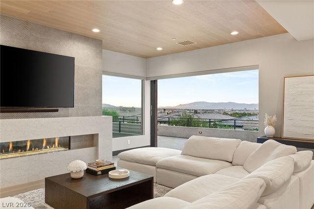 11142 San Terrazo Place, Las Vegas, NV 89141