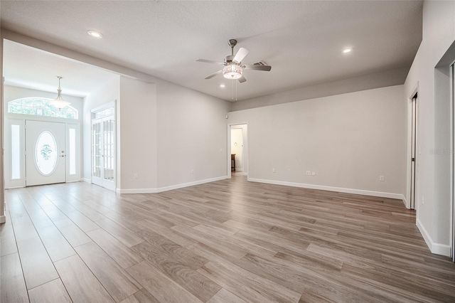 214 AMBERLY WAY, Auburndale, FL 33823