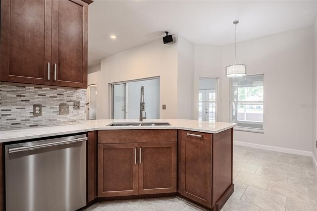 214 AMBERLY WAY, Auburndale, FL 33823