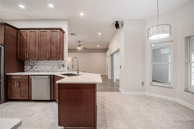 214 AMBERLY WAY, Auburndale, FL 33823
