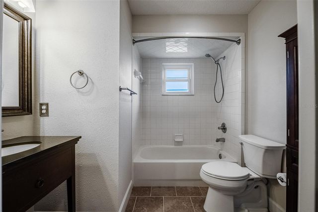 214 AMBERLY WAY, Auburndale, FL 33823