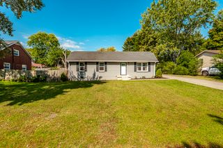 1711 Woodside Dr, Springfield, TN 37172