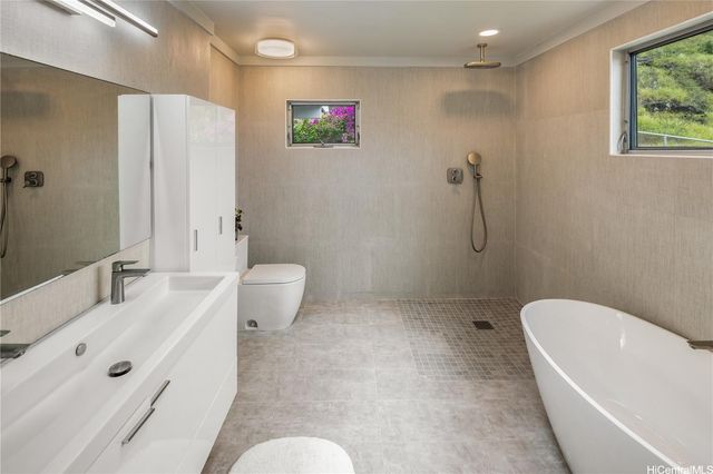 1398 Miloiki Street, Honolulu, HI 96825