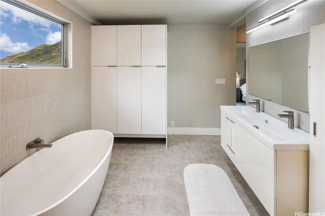 1398 Miloiki Street, Honolulu, HI 96825