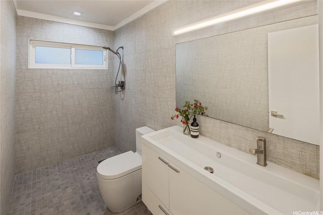 1398 Miloiki Street, Honolulu, HI 96825