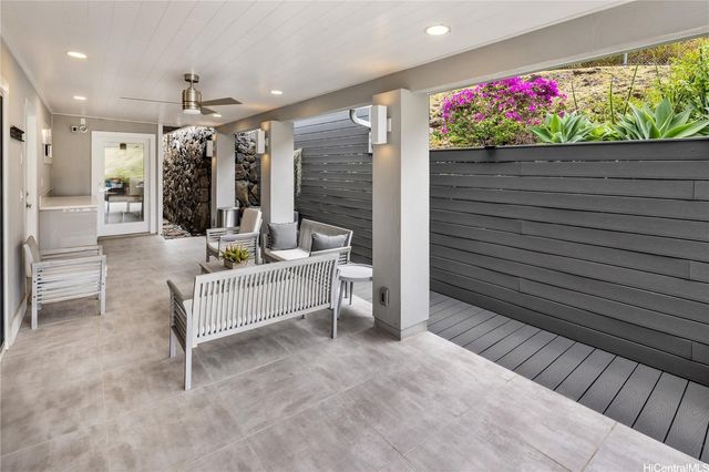 1398 Miloiki Street, Honolulu, HI 96825