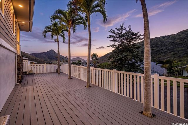 1398 Miloiki Street, Honolulu, HI 96825