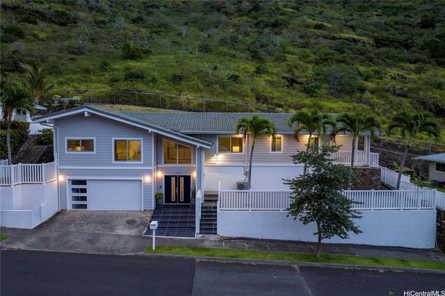 1398 Miloiki Street, Honolulu, HI 96825