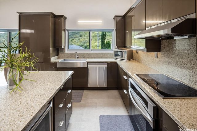 1398 Miloiki Street, Honolulu, HI 96825