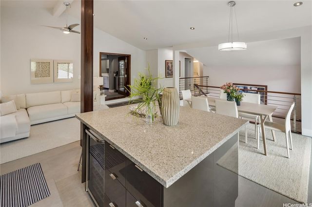 1398 Miloiki Street, Honolulu, HI 96825