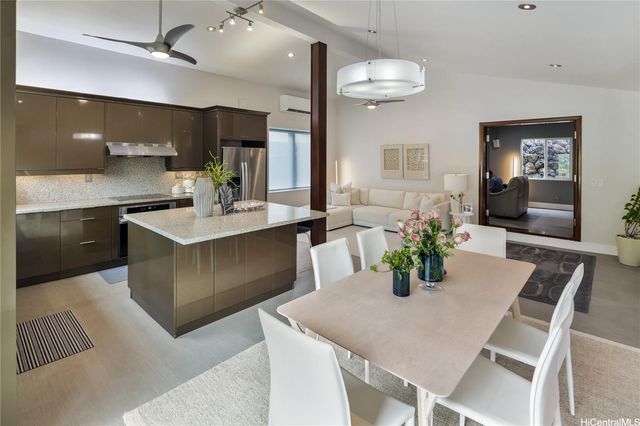 1398 Miloiki Street, Honolulu, HI 96825