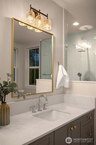 10612 NE 54th Lane, Kirkland, WA 98033