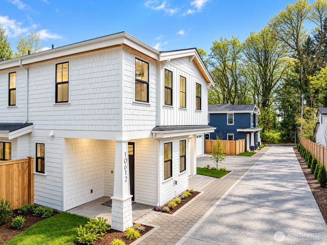 10612 NE 54th Lane, Kirkland, WA 98033