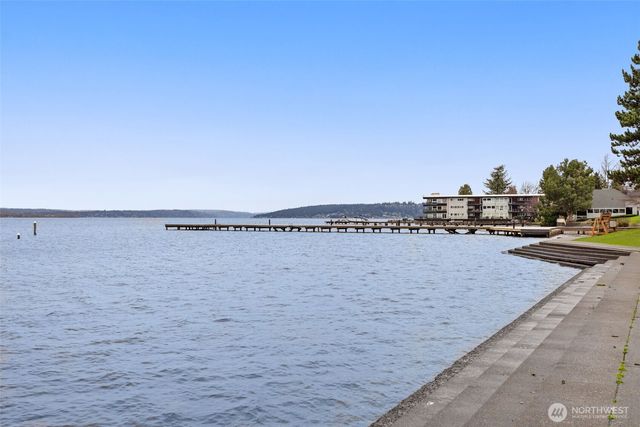 10612 NE 54th Lane, Kirkland, WA 98033