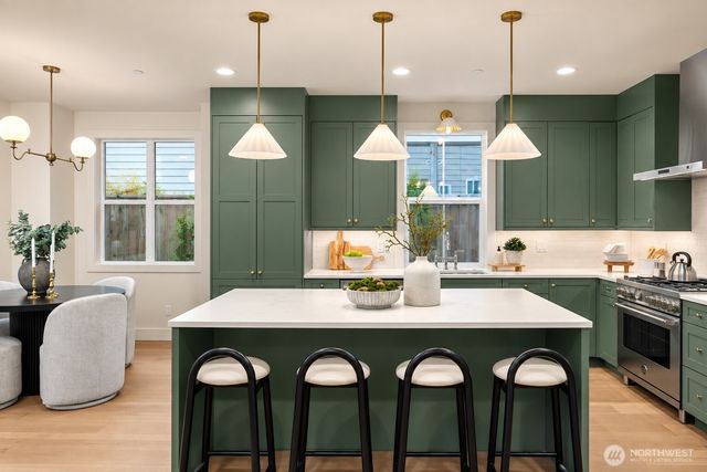 10612 NE 54th Lane, Kirkland, WA 98033
