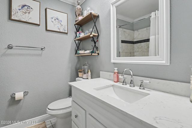 6625 Oakbrook Drive, Ocean Springs, MS 39564